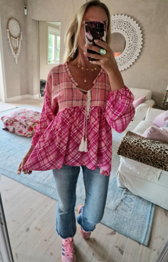 Nala Viskosblus Rosa Rutig