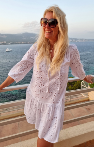 Louise Bomullstunika med broderi vit