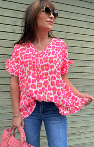 Topp med rosa och orange leo-print, volanger & knytband i ryggen – krinklad bomull – One size