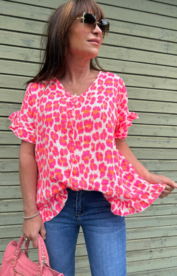 Topp med rosa och orange leo-print, volanger & knytband i ryggen – krinklad bomull – One size