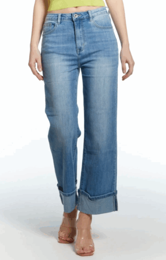 Vida jeans i stretchigt denim med brett uppvik nertill – trendiga och bekväma byxor från Love Forever. Normal i storlek.