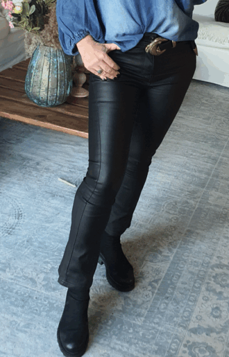Noomie Coated Jeans