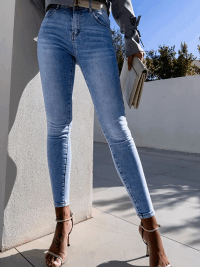 Tighta stretchjeans i mjukt denim, perfekta till höstens boots och mohairvästar.