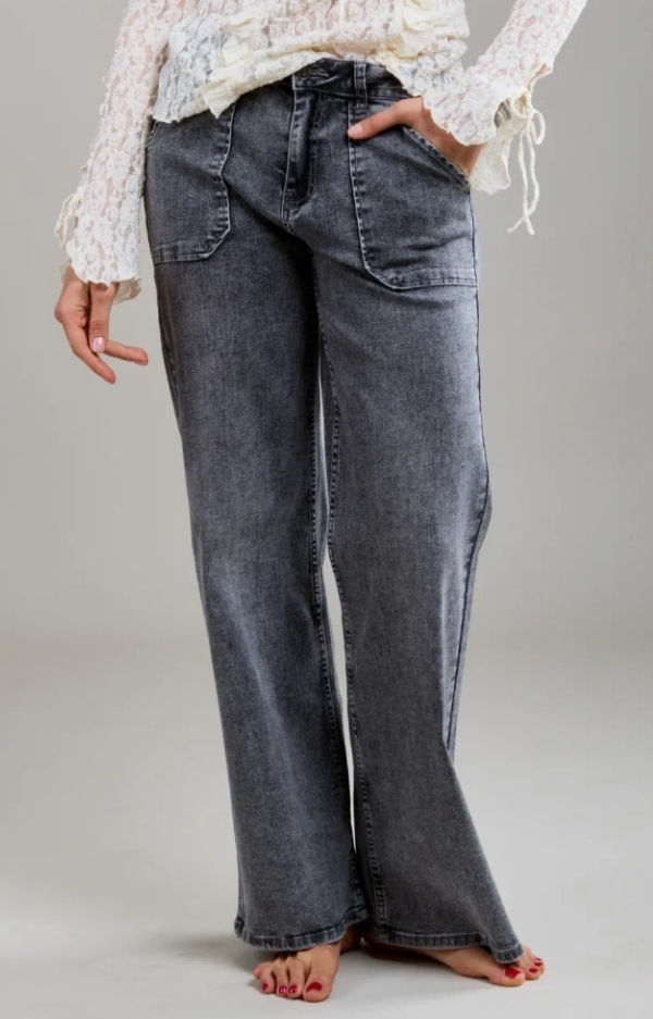 Mörkgrå, baggy jeans med skön stretch.