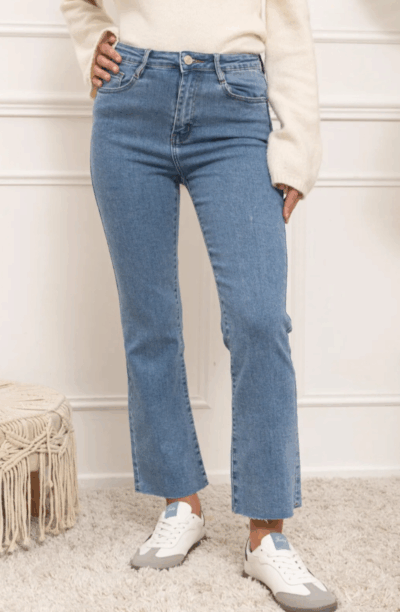 Folyrose superstretchiga klassiskt blå jeans med croppad längd och hög midja – tidlösa och bekväma jeans som passar året runt.