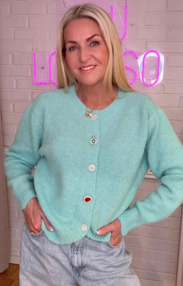 Mintgrön kofta med färgade strassknappar och vågigt avslut, one size S–XL från Love Forever.