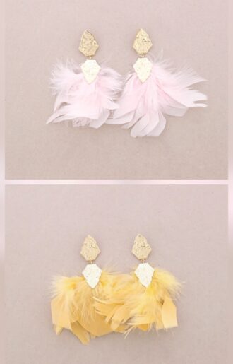 Pastelliga fjäderörhängen med guldhänge i underbara färger, lätta bohemiska örhängen 11 cm från Love Forever