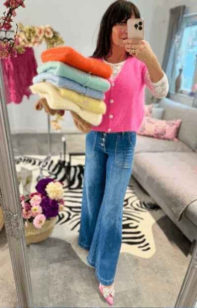 Mjuk mohairväst med exklusiva silverknappar och strasstenar i elegant färg, one size XS–XL – lyxig och stilren väst från Love Forever