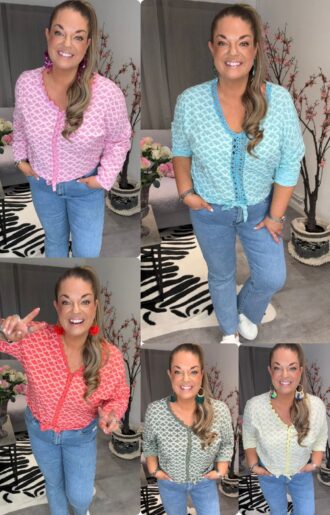 Mönstrad viskosblus med spetsdetaljer och knyte framtill, luftig passform som passar S–XL, stylad med jeans.