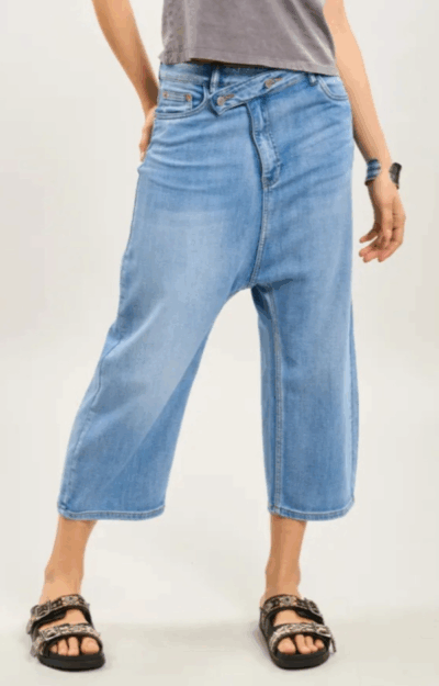 treetstyle jeans dam med häng i mjukt stretchigt jeanstyg, avslappnad passform.