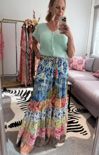 Unik byxkjol i vintage saree med vid modell och resår i midjan, boho stil dam.