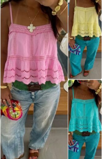 Somrig topp i bomull med spets och broderier i rosa