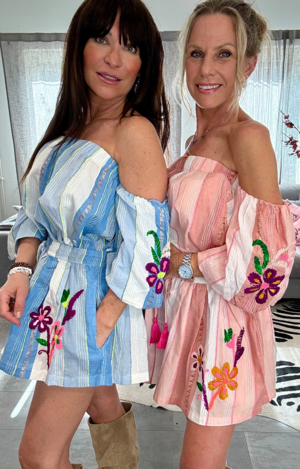 Boho luxe set med off shoulder-blus och shorts med broderier