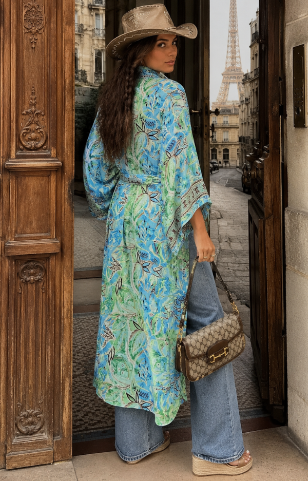 Bohemisk kimono med grönt print och skärp i 100% viscose från Love Forever.