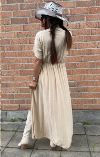En annan syn på Camille Viskosklänning Camel