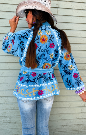 En annan syn på Suzzie Broderad Sammetsjacka i bomull Blå - Suzani Jacket