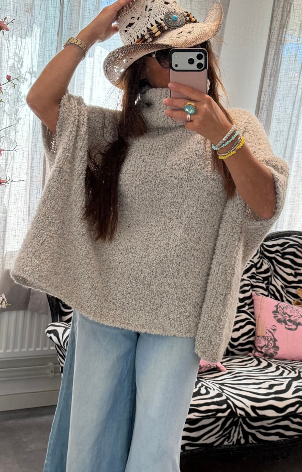 Stickad oversize väst med polo för dam – mjuk bubbelstickad väst från Love Forever