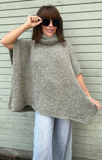 Stickad oversize väst med polo för dam – mjuk bubbelstickad väst från Love Forever
