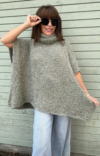 Stickad oversize väst med polo för dam – mjuk bubbelstickad väst från Love Forever