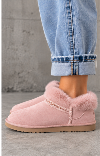 En annan syn på Rosa Uggisar med Fuskpäls