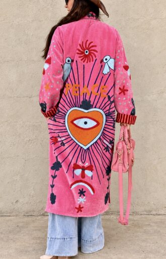Et annet syn på Lång Suzani-kappa PEACE Coral Pink
