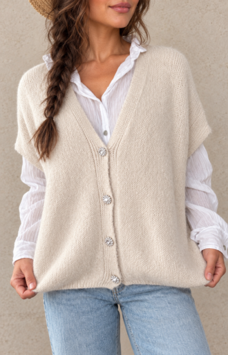 Beata Väst Beige