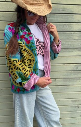Suzani Jacka med Leo Blommor Turquoise – video