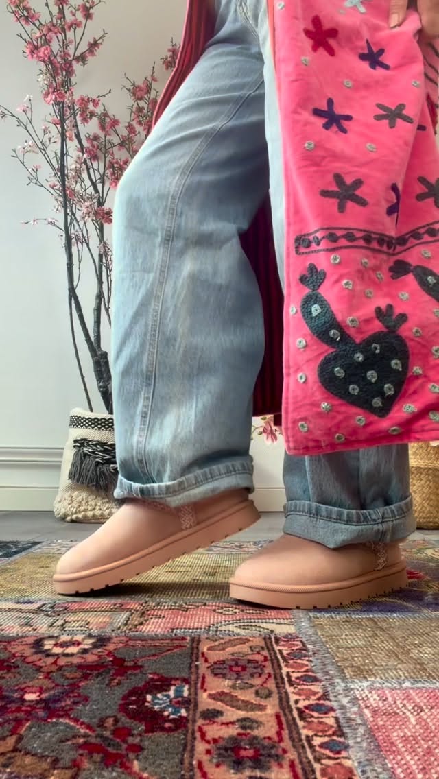 Snygga sköna mjuka uggisar för 399kr och 499kr ena med platå och den andra med lurvig fuskpäls.